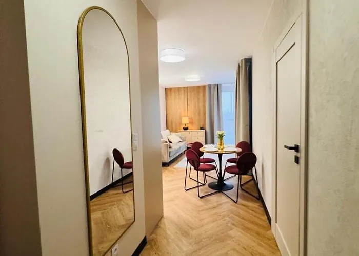 Apartamentysnu, Debowa I Apartmán Radom